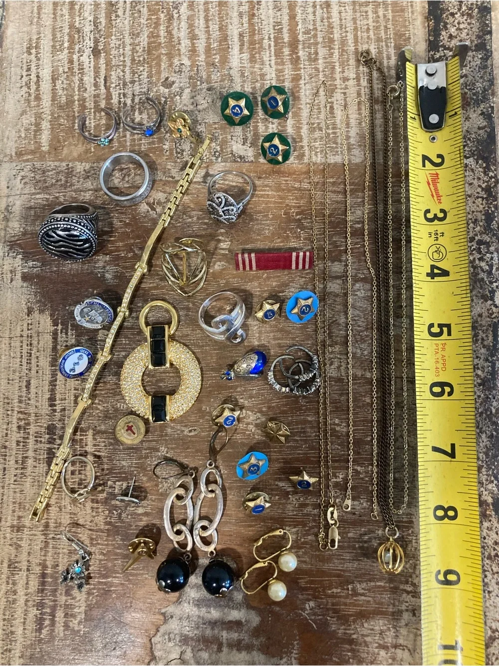 Broken Junk Jewelry & Pins Lot for Crafting Projects - Picture 2 of 16